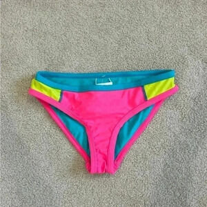 New with tags Neon pink Roxy girls fixed criss cross tr bikini bottoms